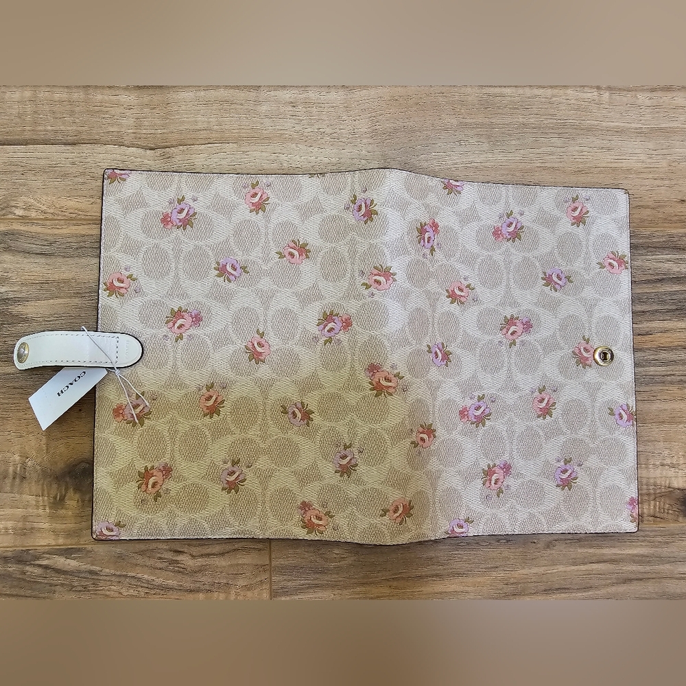 New Coach Notebook In Signature Canvas With Floral Print - Picture 9 of 12
